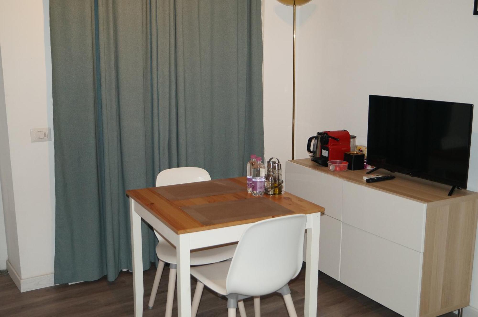 House Naviglio Quattro Leilighet Milano Eksteriør bilde